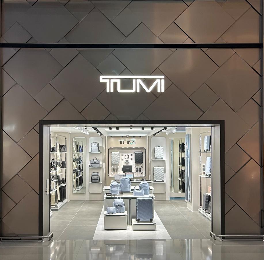 TUMI store at Incheon International Airport in Seoul with the nearly 19-feet-tall façade