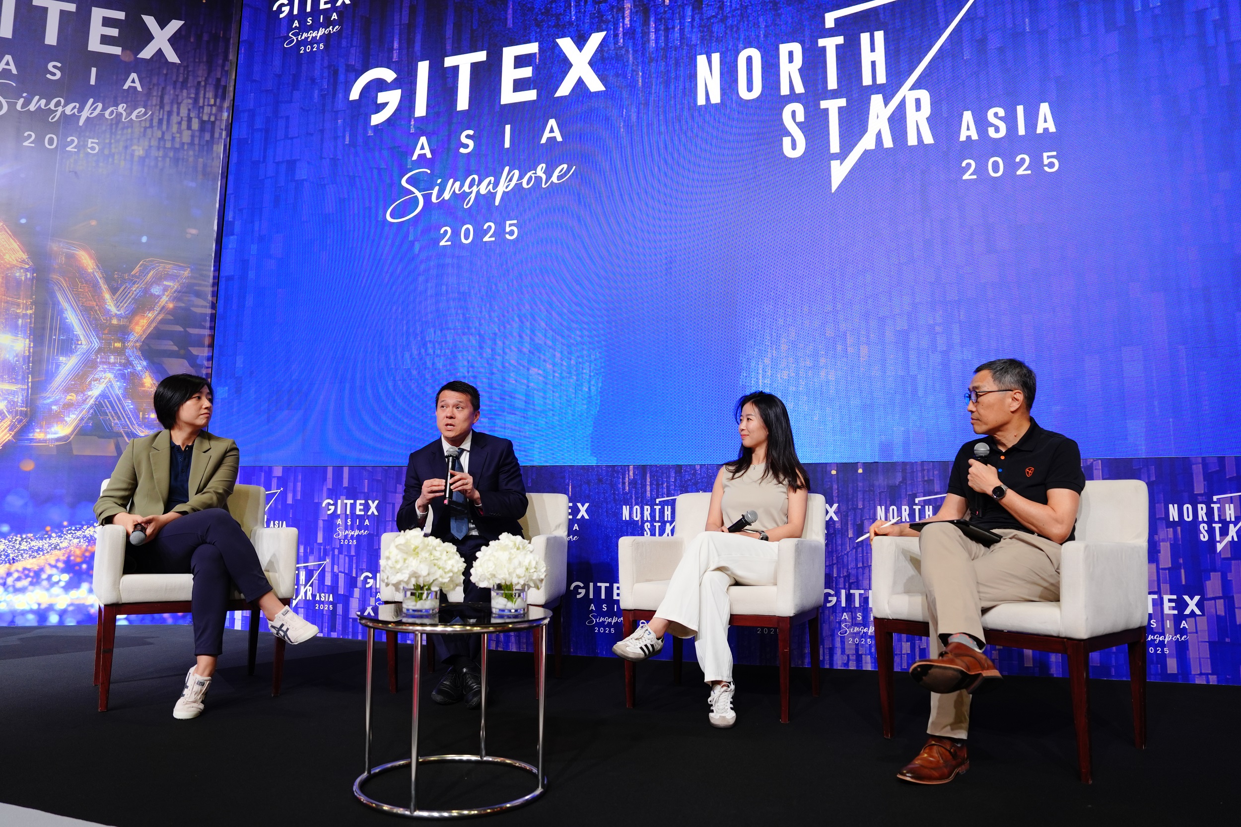 Panel session “From Local to Global: How HKSTP Facilitates Market Expansion for Hong Kong Startups” moderated by Albert Wong, CEO of HKSTP (1st from Right), featured insights from panellists Vriko Yu, CEO of Archireef Limited (2nd from Right); Kiki Zhang, CFO of FJDynamics International Limited (1st from Left); and Prof. Samuel Au, Founder & CEO of Cornerstone Robotics Limited (2nd from Left).