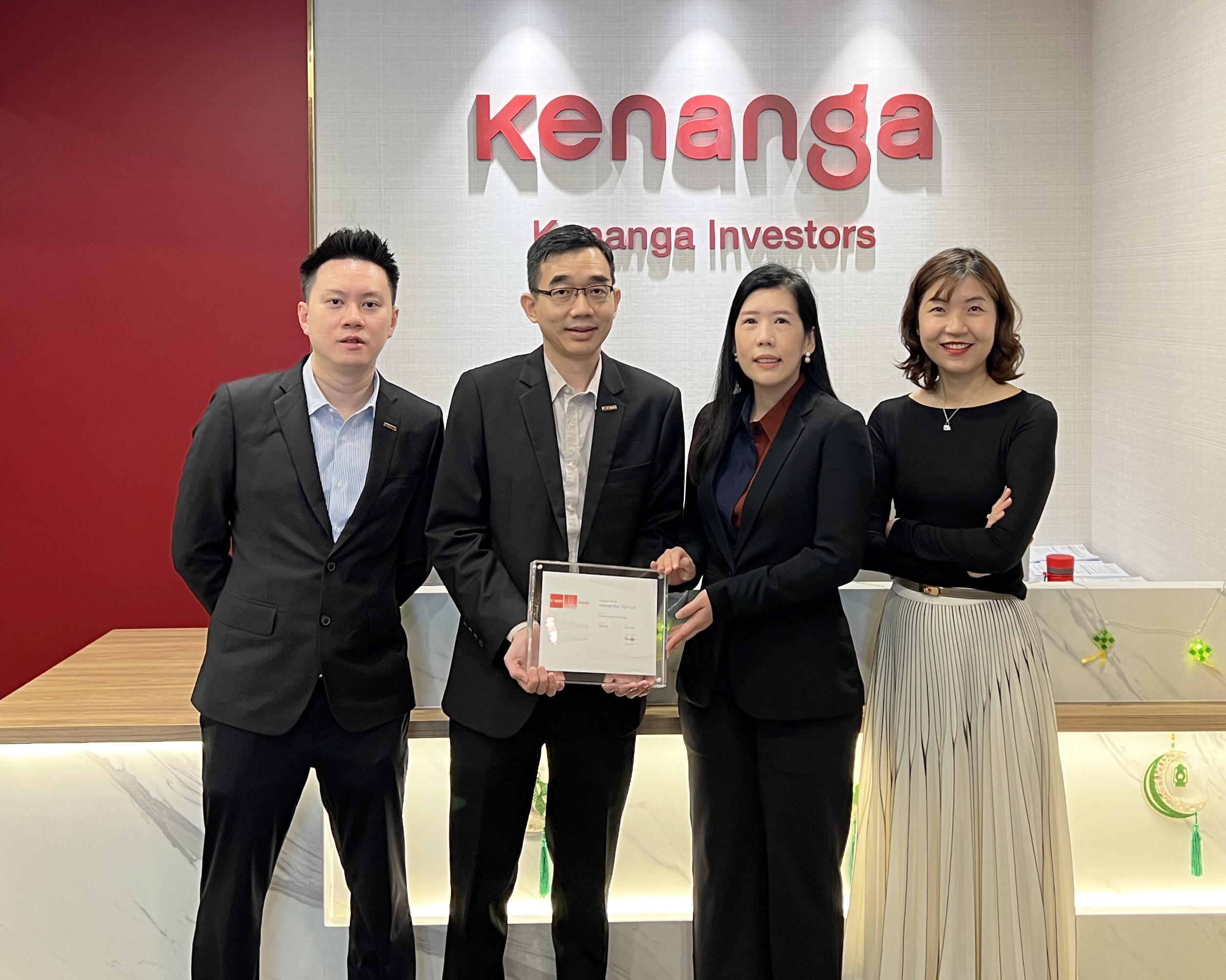 From left: Christopher Kok, Head of Equities; Liong Chee How, Senior Portfolio Manager; Julianna Lim, Sales Director, South East Asia, Morningstar Research Pte Limited; Lee Sook Yee, Chief Investment Officer.