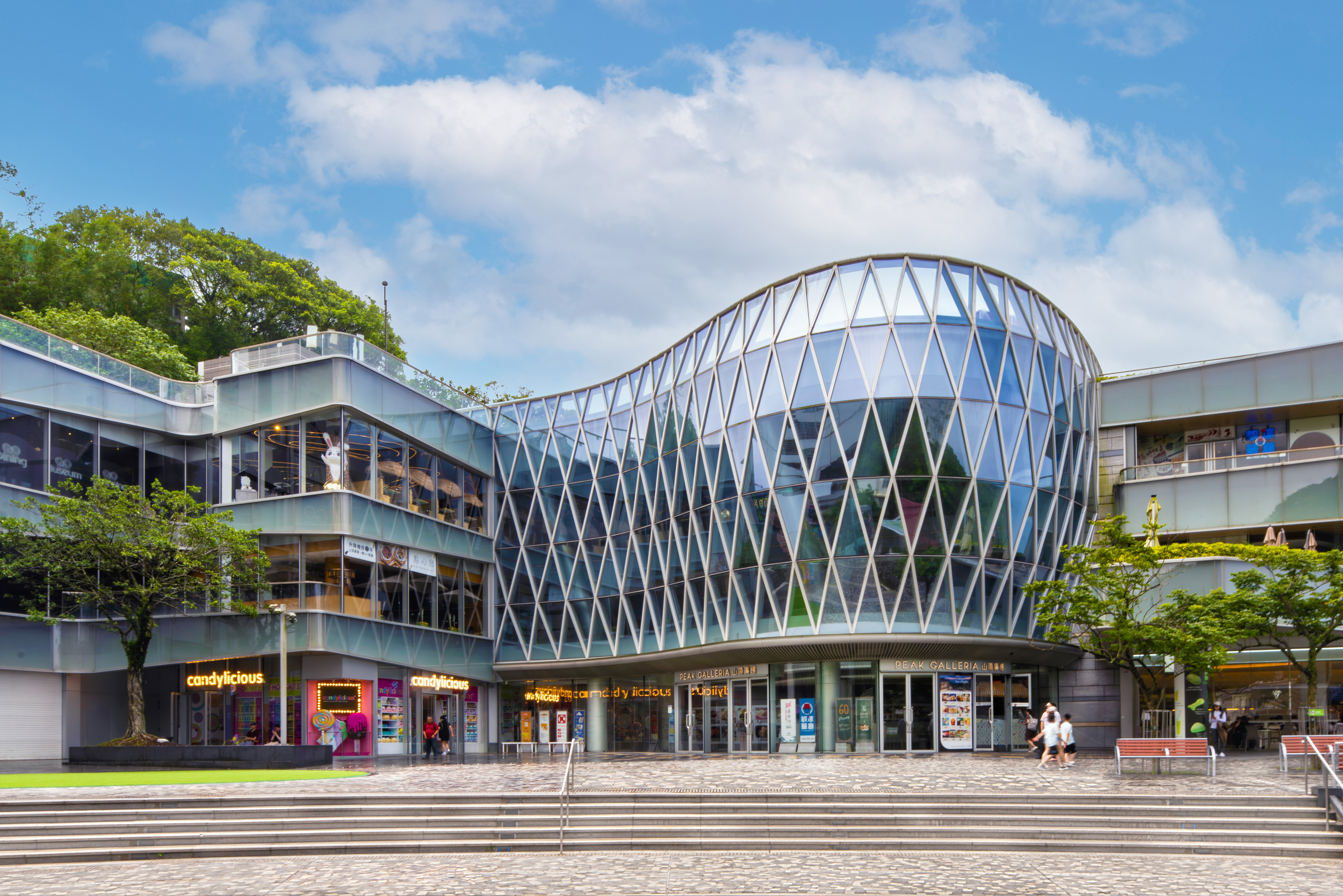 The Peak Galleria performed exceptionally well during the National Day Golden Week, with footfall increasing by 26% year-on-year during the first four days